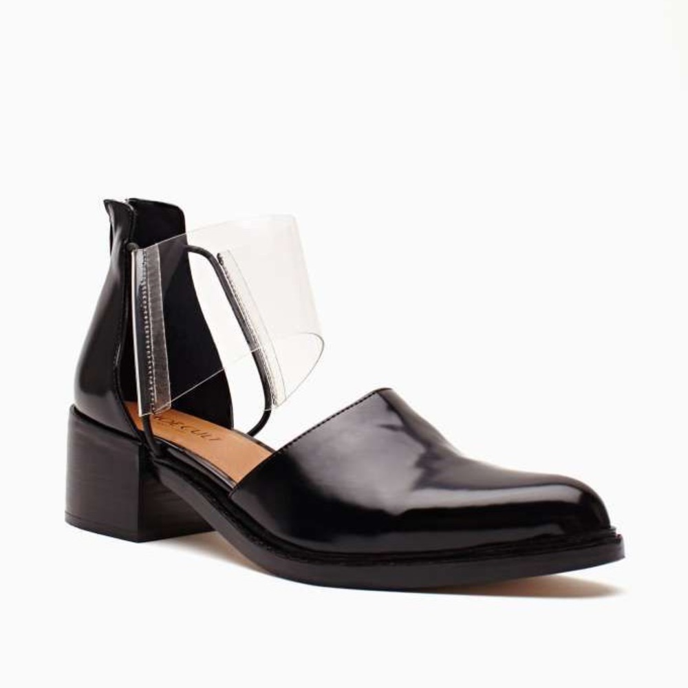 🔥Nastygal Shoecult Strut Cutout Chelsea Bootie🔥